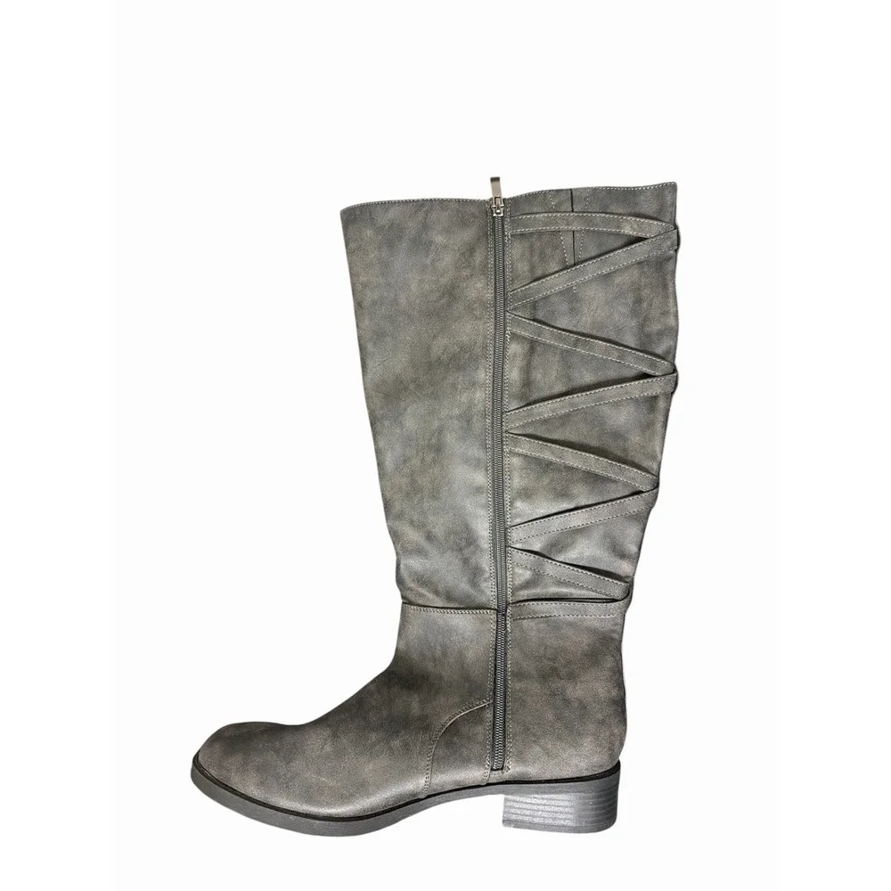 Journee Carly Collection Women's Knee-High Stacked Riding Boots Size 12  New
